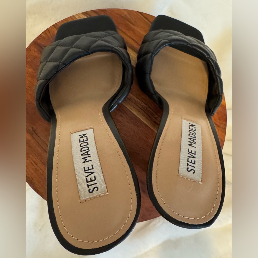 Steve Madden Black Signify Quilted Heels Size 8M - Picture 5 of 6